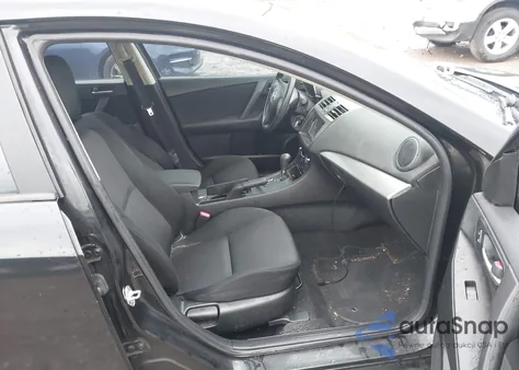 2013 Mazda Mazda3 I Sv z USA, uszkodzony, nr VIN JM1BL1TG5D1832819